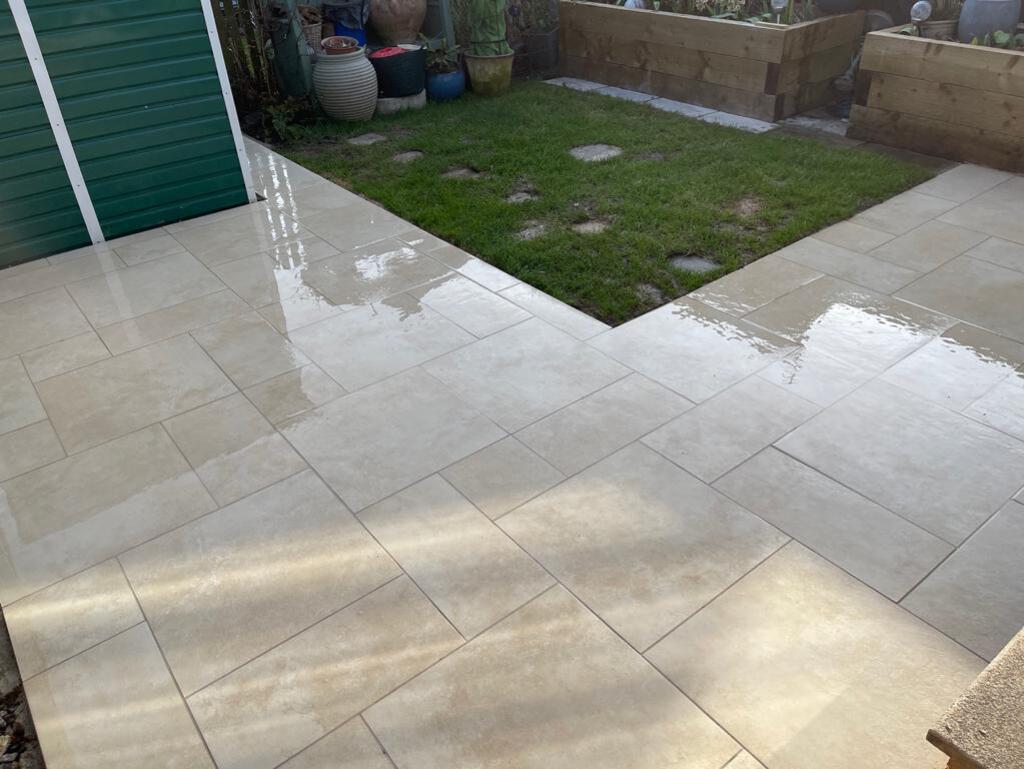 Porcelain Patio in Ivory Cream Mixed Sizes 